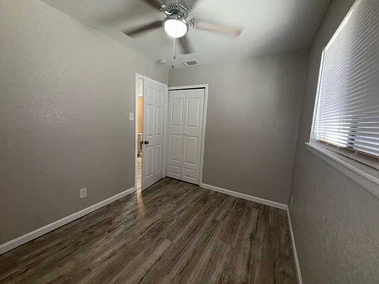 4911 Tennyson Dr — Photo 10
