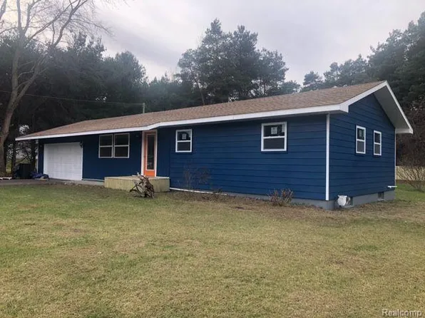 1016 Weeden Rd, Caro, MI 48723