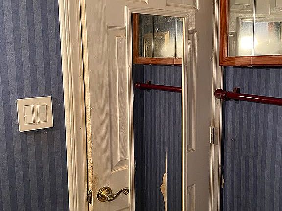 Large 3 door medicine cab