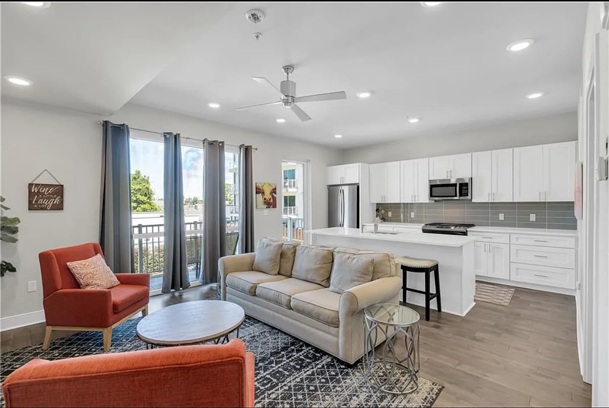 1 bed, 1.5 bath, 750 sqft, $2,500 — Photo 4