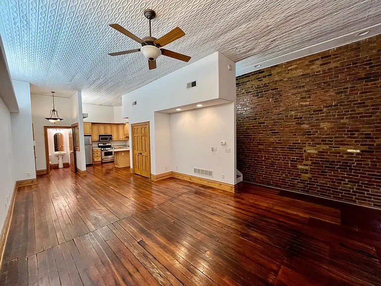 216 N Center St #2 — Photo 12