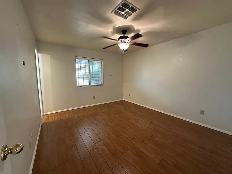 3209 S Capri Cir — Photo 37