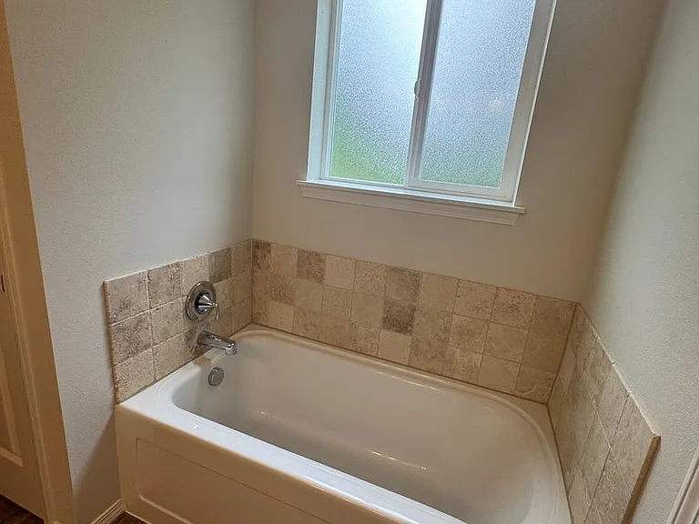 655 Chapman Rd — Photo 13