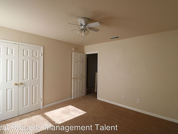 3rd image of 3905 Thunder Creek Dr