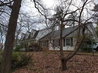 810 Glenairy Dr NE, Sandy Springs, GA 30328