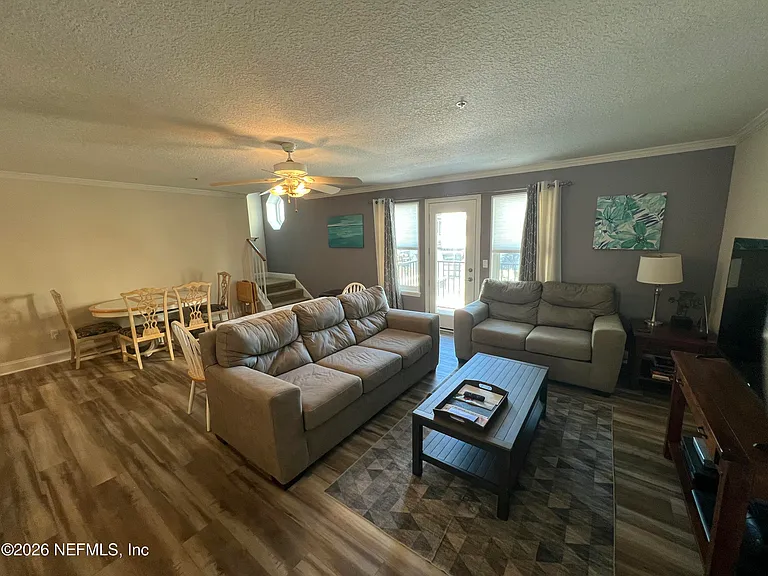1018 S 1st St — Photo 12