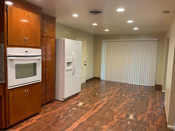 5th image of 7715 Oakcreek Dr