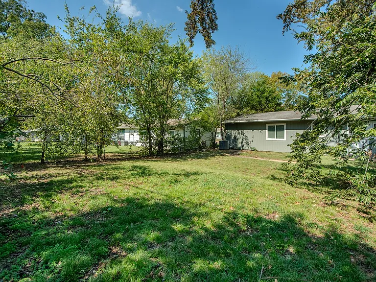 125 Vandenburg Dr — Photo 23