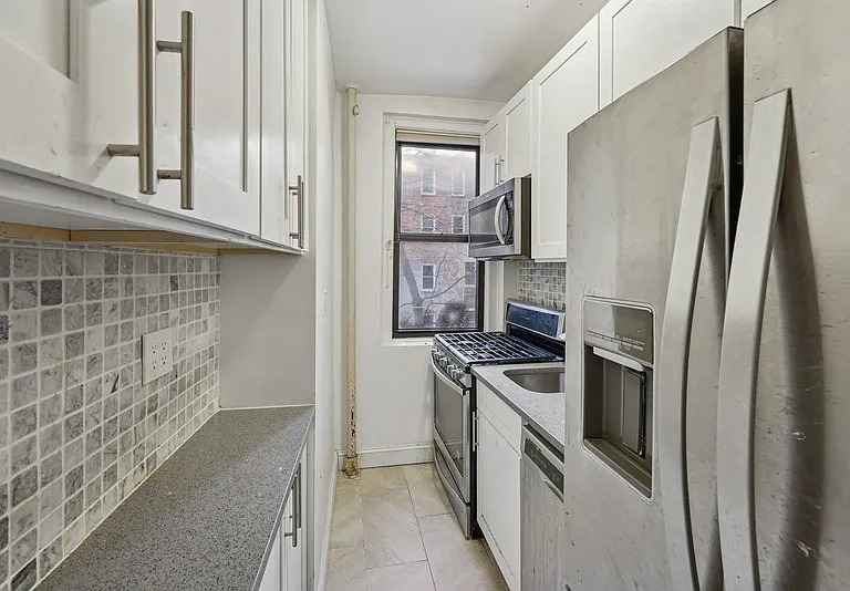 350 Cabrini Blvd #1A — Photo 6