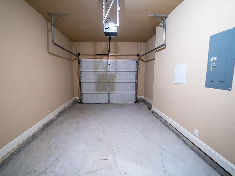 2911 Hillside Pl — Photo 14