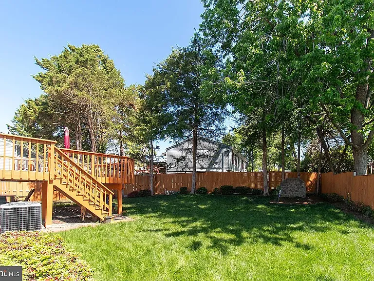 Pickstone Dr — Photo 5