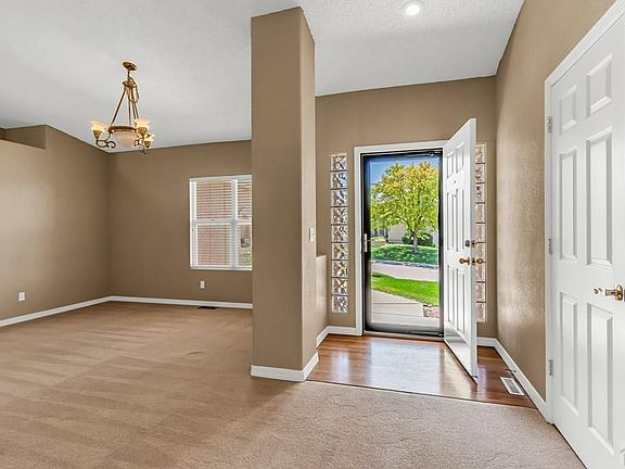 2nd image of 11 Brave Eagle Ct