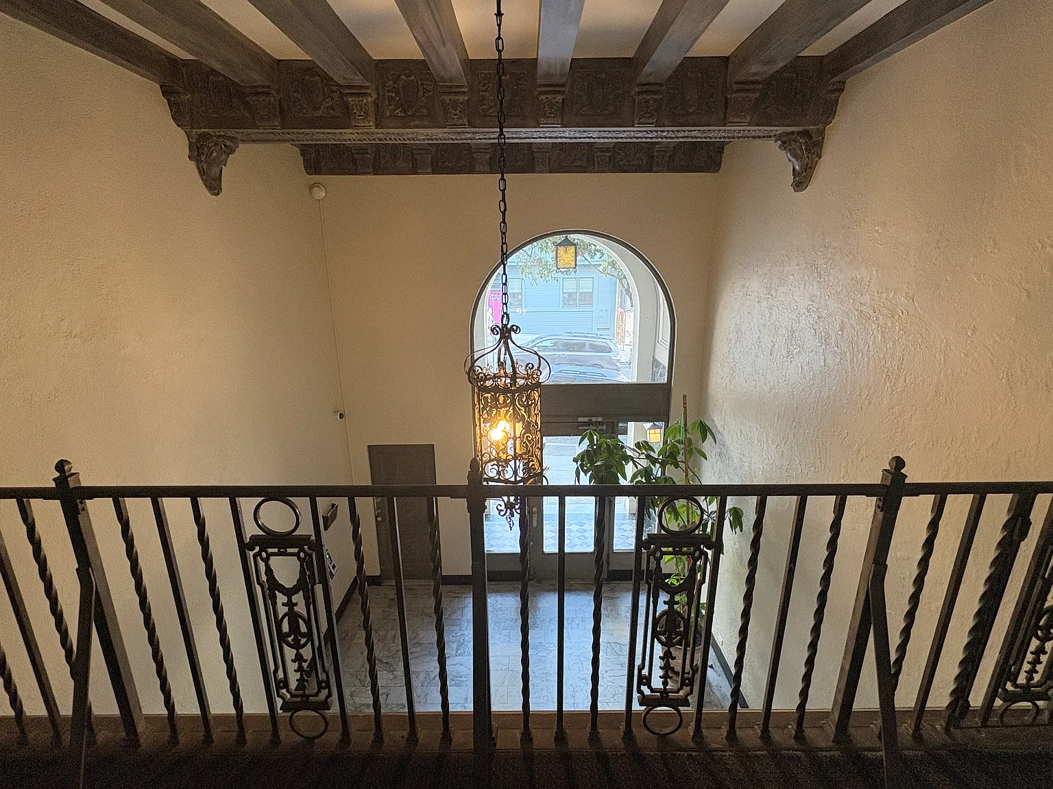 Russian Hill Apartments — Photo 3