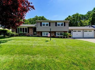 105 October Ln, Plantsville, CT 06479