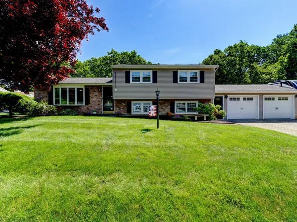 105 October Lane, Southington, CT 06479