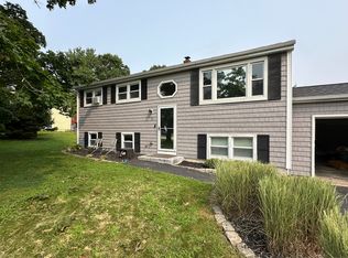 17 Meadow St, Groton, CT 06355