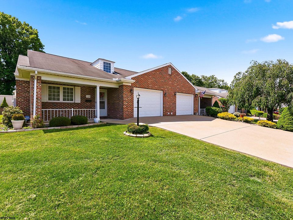 1st image of 108 Center Ct