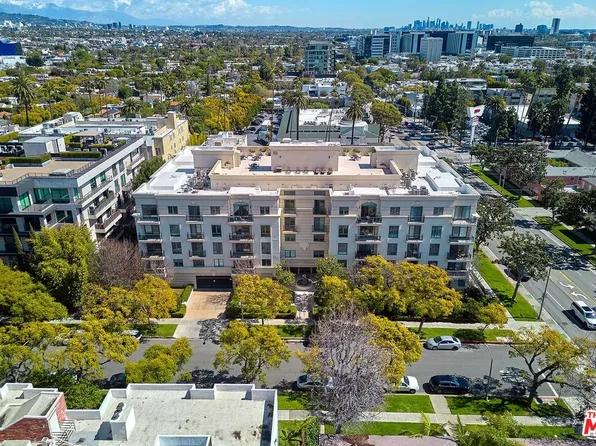 430 N Oakhurst Dr Unit 202, Beverly Hills, CA 90210