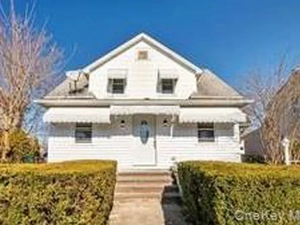 236 Maple Place, Mineola, NY 11501