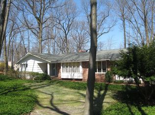 1 Driftway Ln, Green Brook, NJ 08812