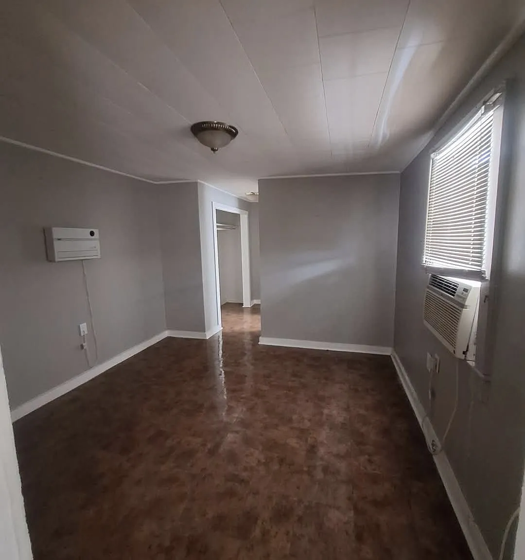 1 bed, $900 — Photo 2