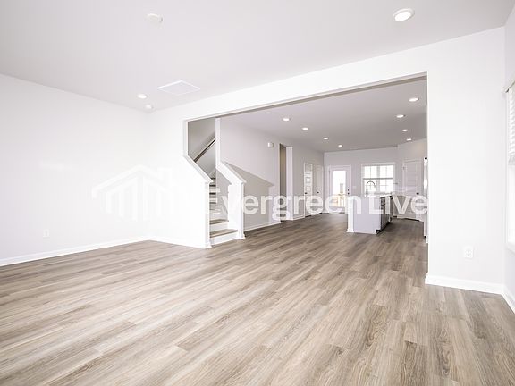 2nd image of 542 Hodge Rd