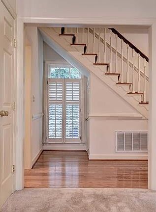5th image of 115 Woodmere Dr