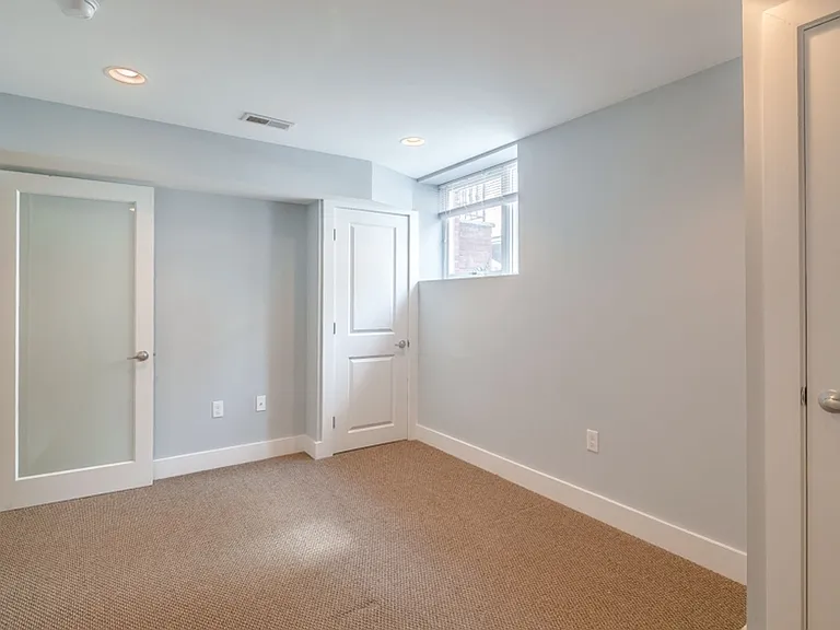 2619 Christian Street — Photo 10