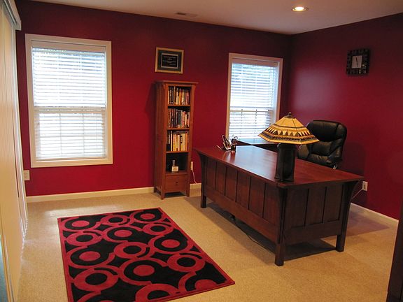 1st floor - lots of uses!