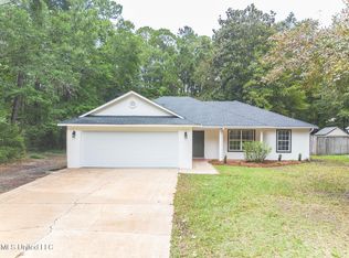 1005 Loraine St, Ocean Springs, MS 39564
