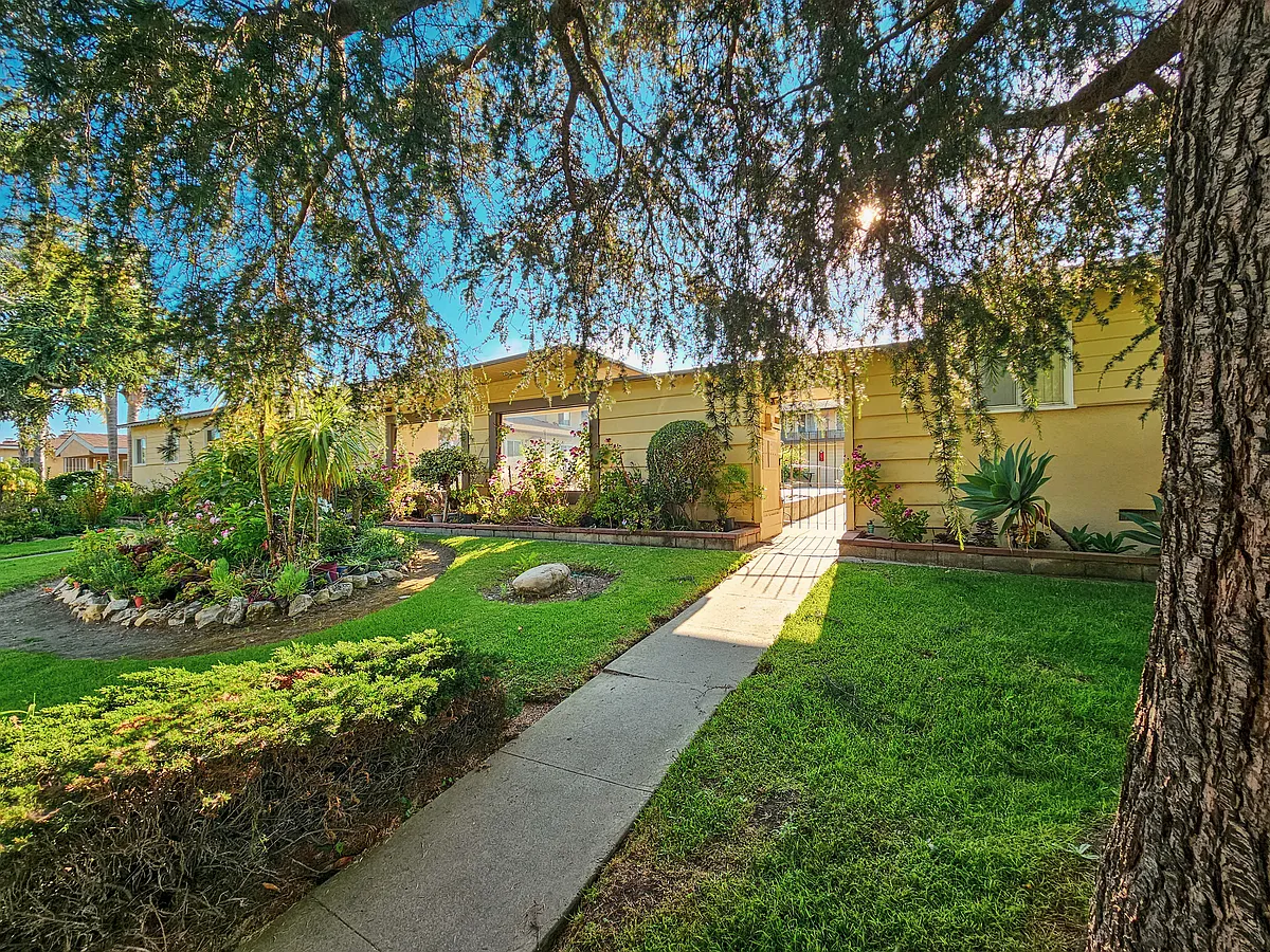 Building Photo - 2503 Arlington Ave #C