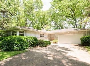 1037 N Roeske Trl, Pottawattamie Park, IN 46360