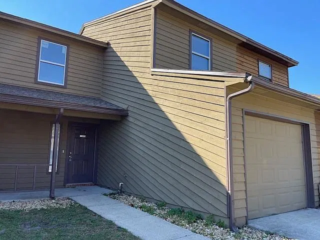3 bed, 2.5 bath, 1464 sqft, $1,750 — Photo 1
