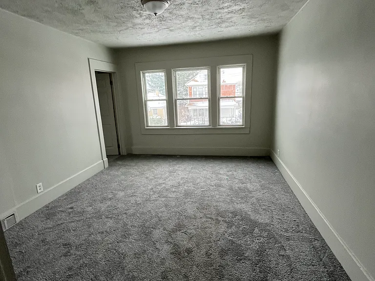 102 Sunset St — Photo 6