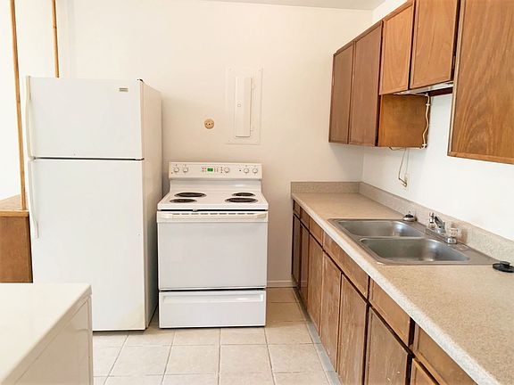 4th image of 2169 S McKinley St #1040