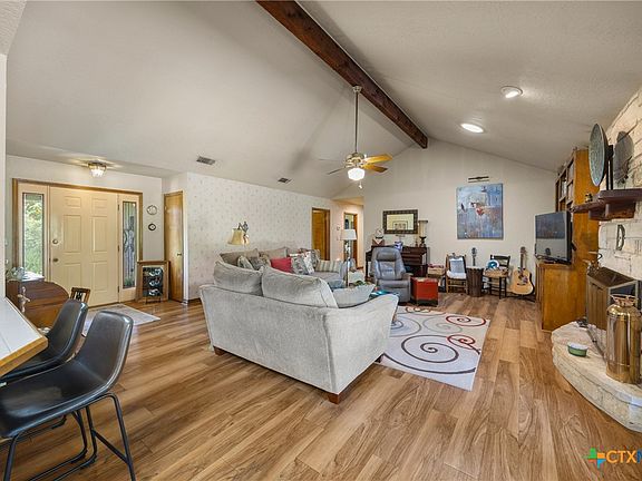 3rd image of 1109 Palomino Ln