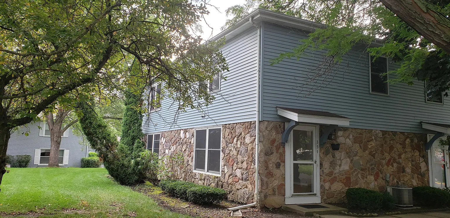 354 Creekside Dr photo 1