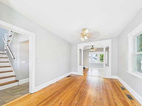 2nd image of 13 Clyde St