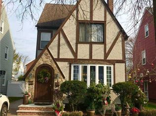 334 Wellington Rd, Mineola, NY 11501