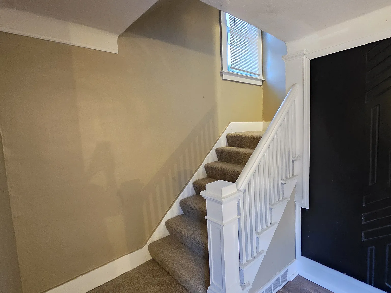 3 bed, 1292 sqft, $1,400 — Photo 3