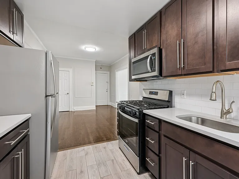 539 Joralemon Street Apts — Photo 10