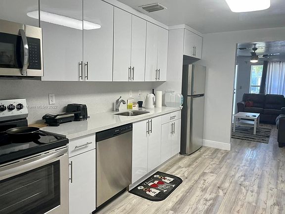 2nd image of 4283 SW 50th St #4283