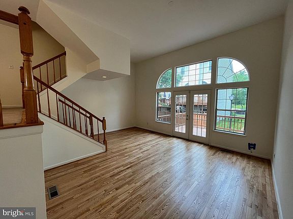 4th image of 7 Dawn View Ct