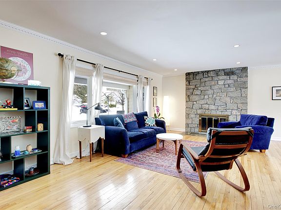 3rd image of 16 Arbor Road