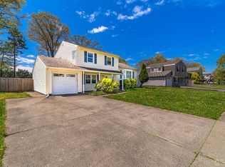 814 Curie Rd, North Brunswick, NJ 08902