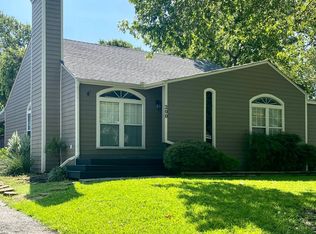 200 Kirven Ave, Waxahachie, TX 75165