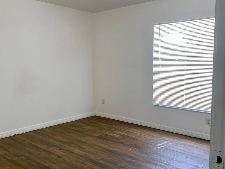 2524 Langdon Ave S — Photo 5