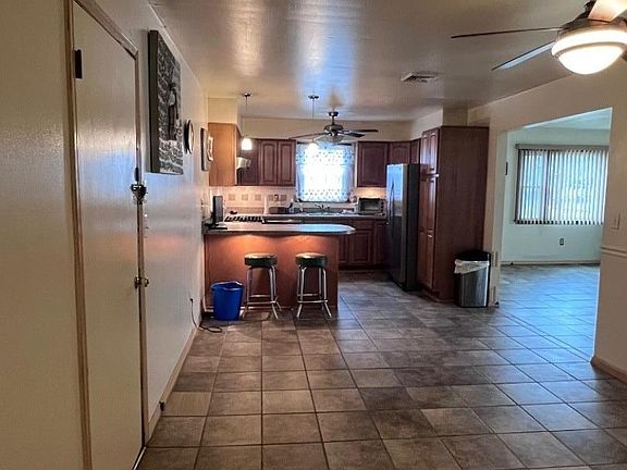 4th image of 263 Colonial Pl
