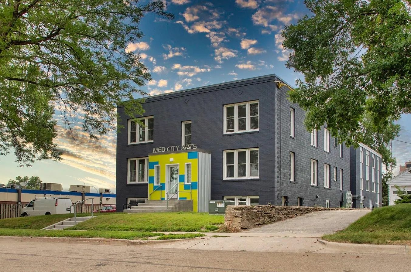 Med City Apartments — Photo 2