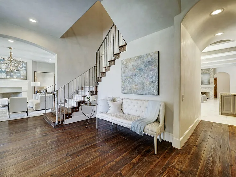 5610 Lynbrook Dr — Photo 9